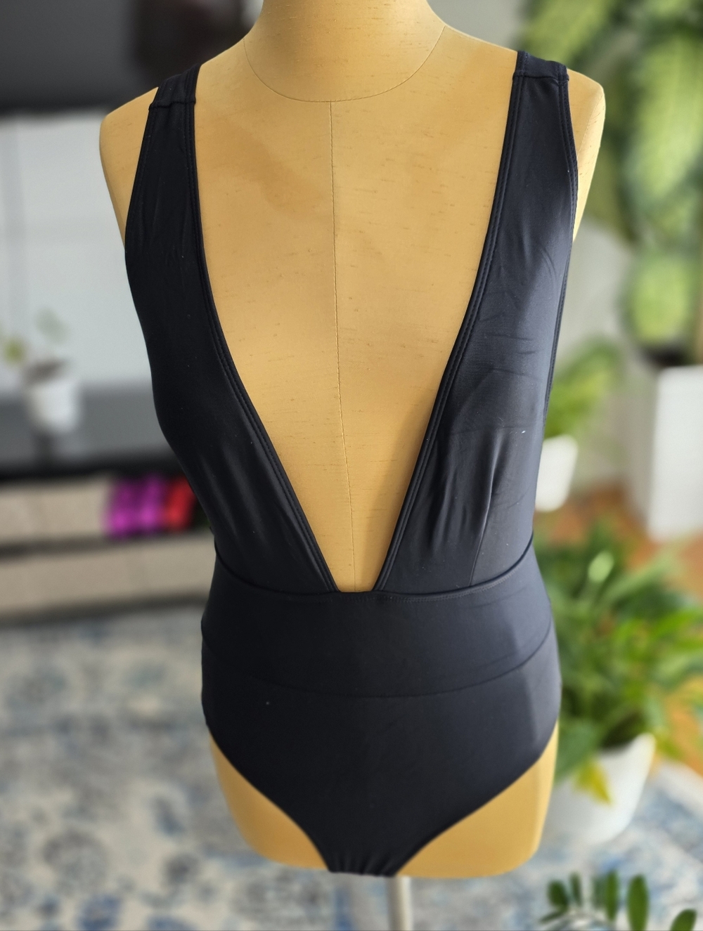 ☀️ Black Deep V One-Piece Swimsuit Size S - Picture 2 of 3